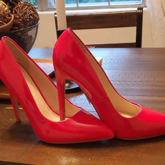 Red Faux Patent Leather Heels - Picture 9 of 9